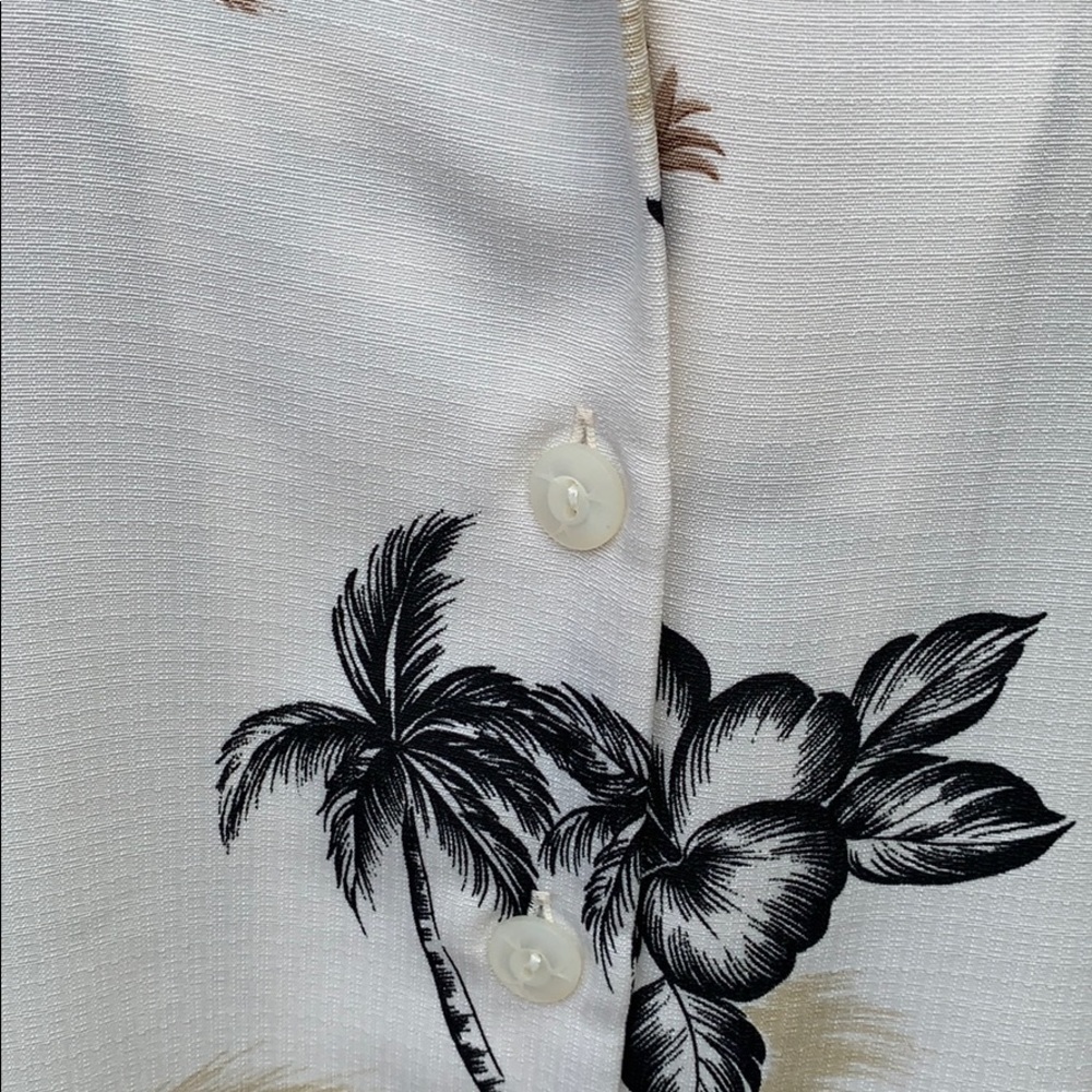 Bon Worth Cream Ivory Hawaiian Floral Print Button Up Top - Picture 5 of 10